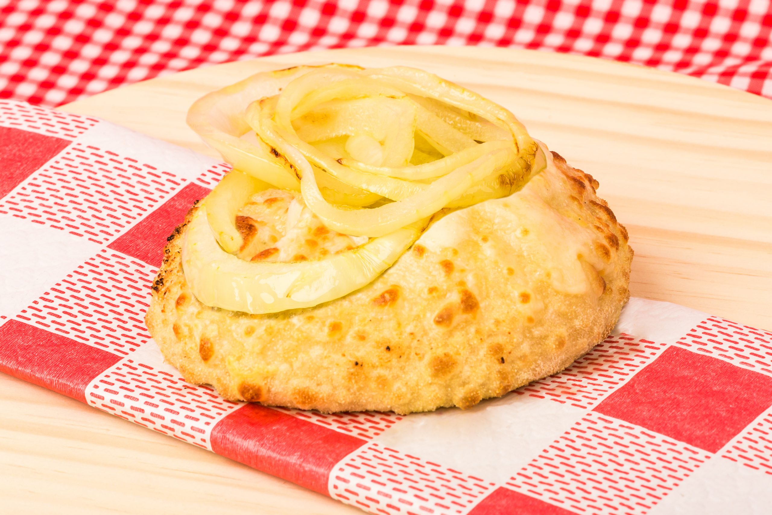 Pan de cebolla con mozzarella
